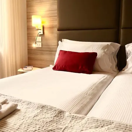 3 Amici Al Teatro Апартаменты Верона